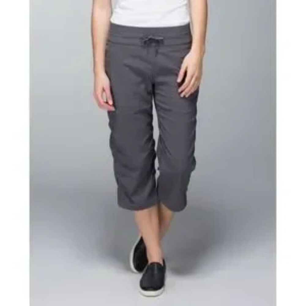 Lululemon Dance Studio Crop II Light Grey Size 8 Athleisure Cargo Baggy Casual